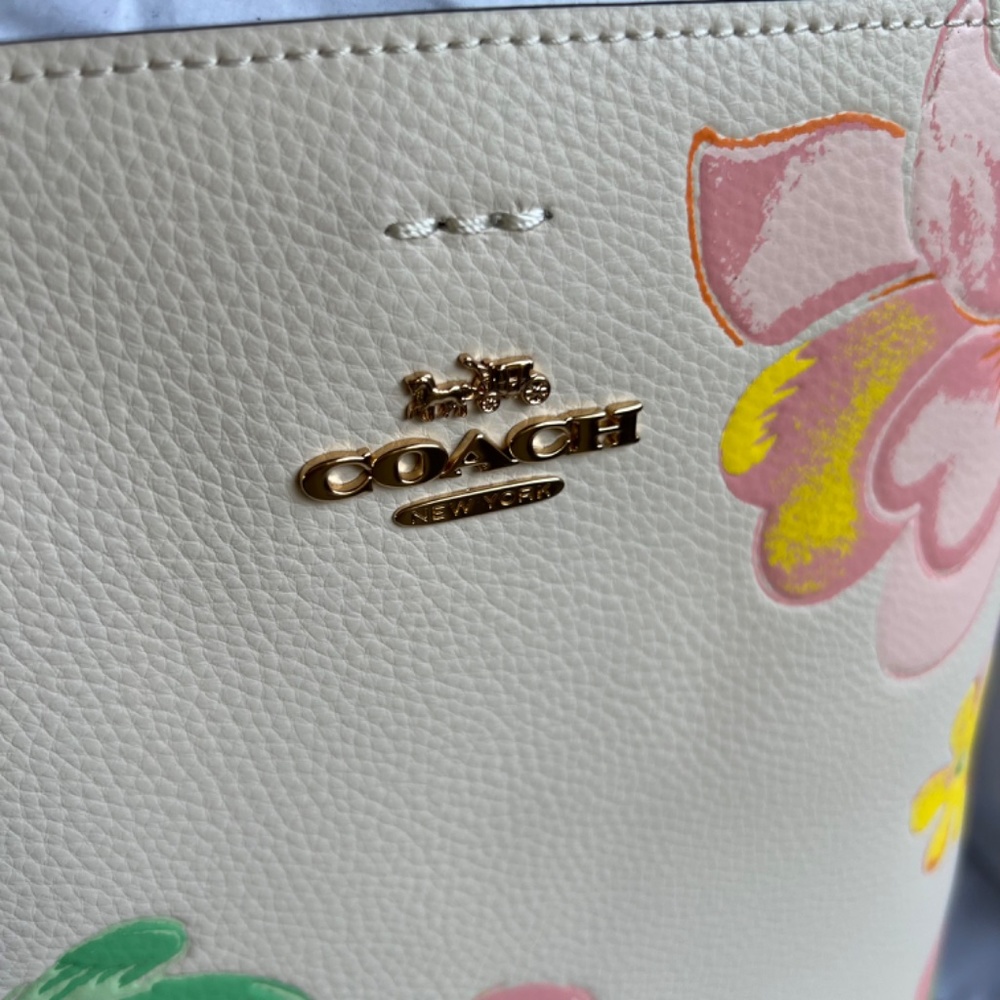 COACH LARGE Town Bucket Bag With Dreamy Land Floral Print BRAND NEW WITH TAGS - Picture 8 of 11